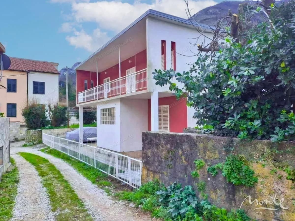Prodaja, kuća, 150m², Prčanj, Kotor