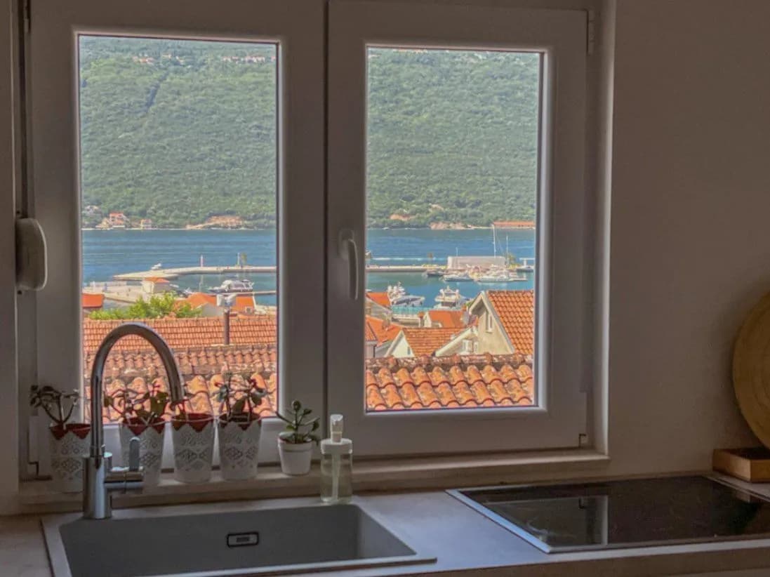 Prodaja, trosoban stan, 107m², Đenovići, Herceg Novi